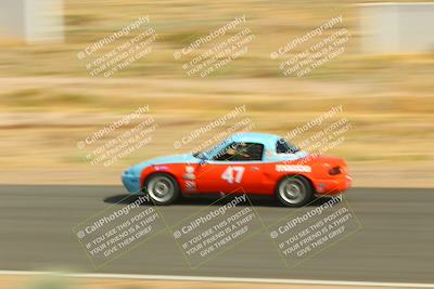 media/May-31-2025-CalClub SCCA (Sat) [[2c1a04e1ee]]/Race/Group 5/Turn 4b/